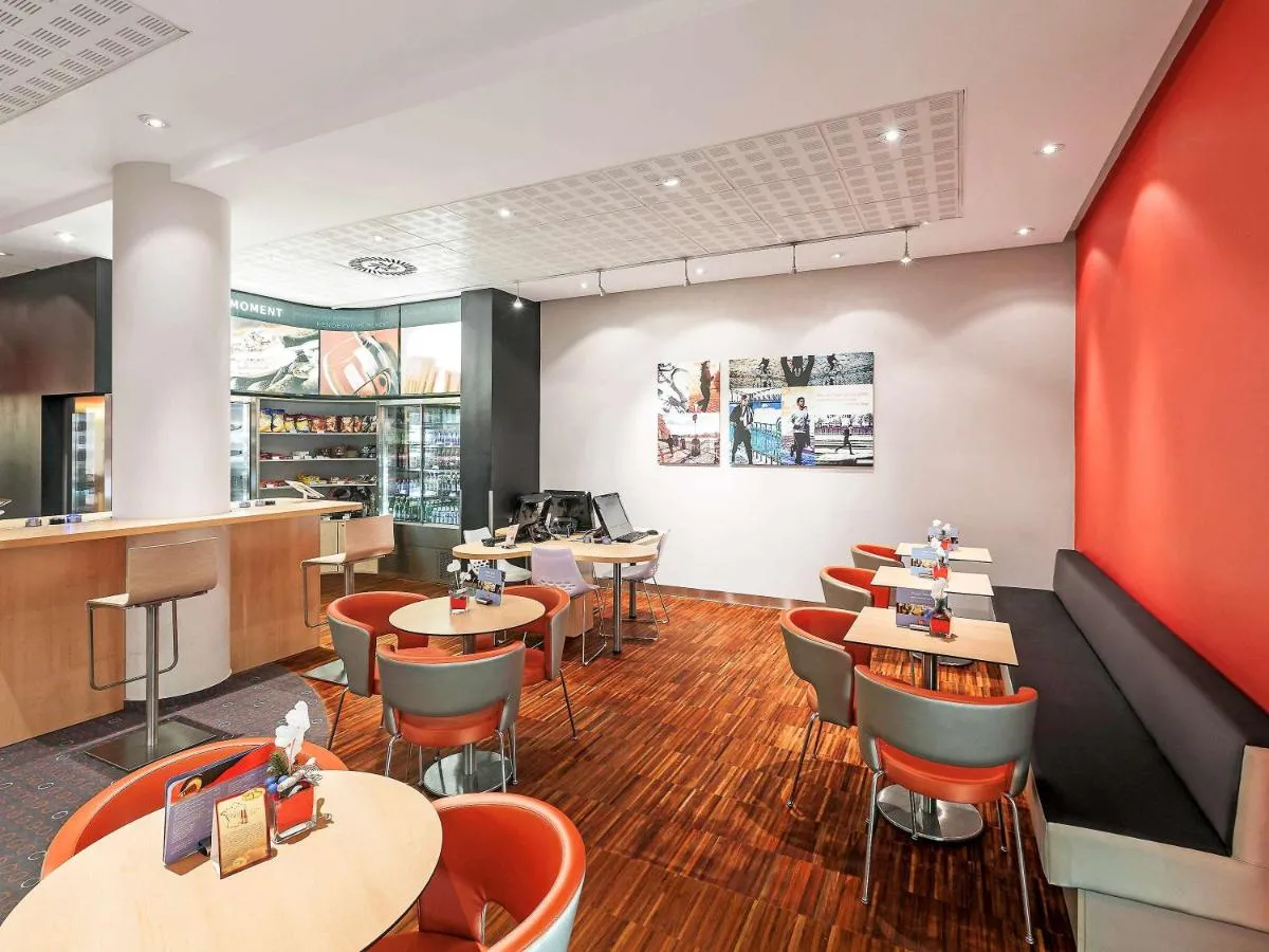 Ibis Praha Old Town - 3