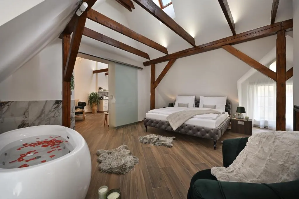 Kaiserstein Palace Apartments