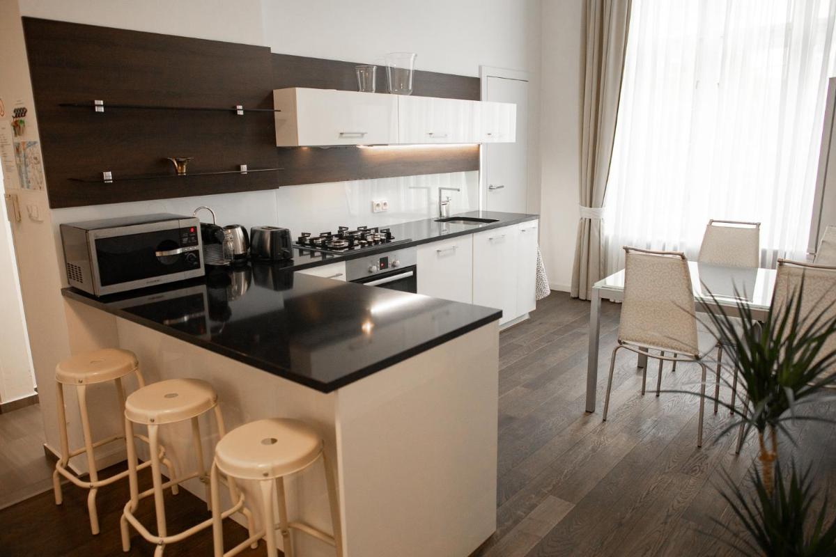 Image 5 of Luxury Modern Designed Oldtown Apartment