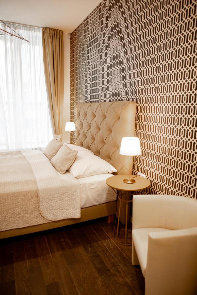 Image 3 of Luxury Modern Designed Oldtown Apartment