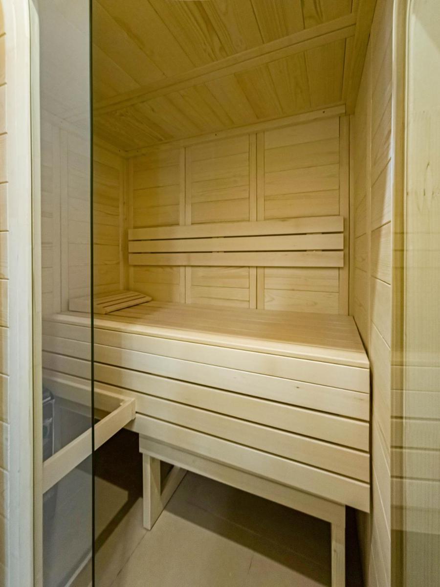 Image 4 of Magnificent Apartment with Sauna and Billiards