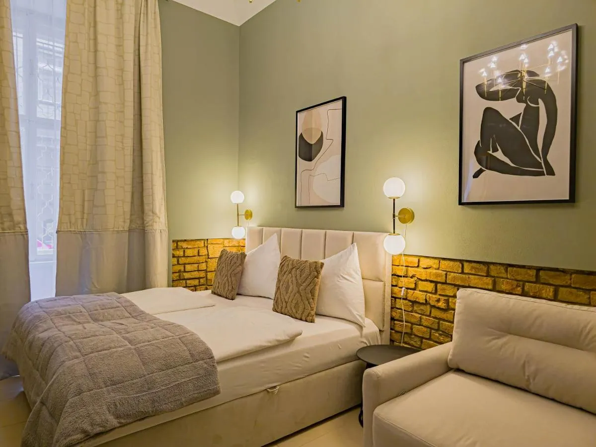 Magnificent Apartment with Sauna and Billiards - 2