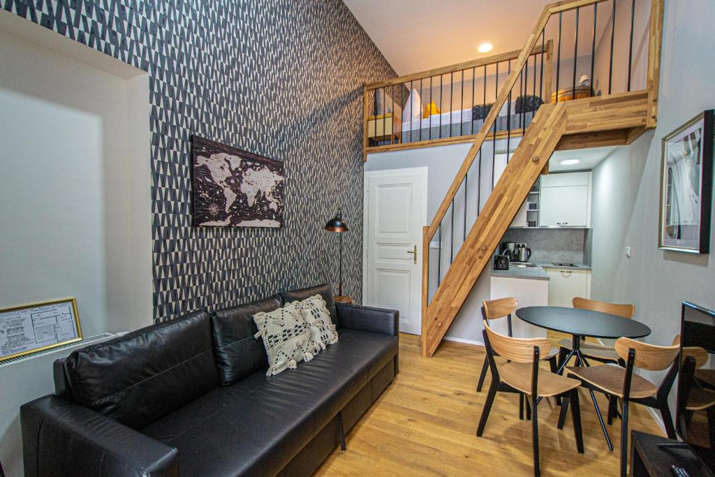 Image of Main train station apartment close to the the Main Square!