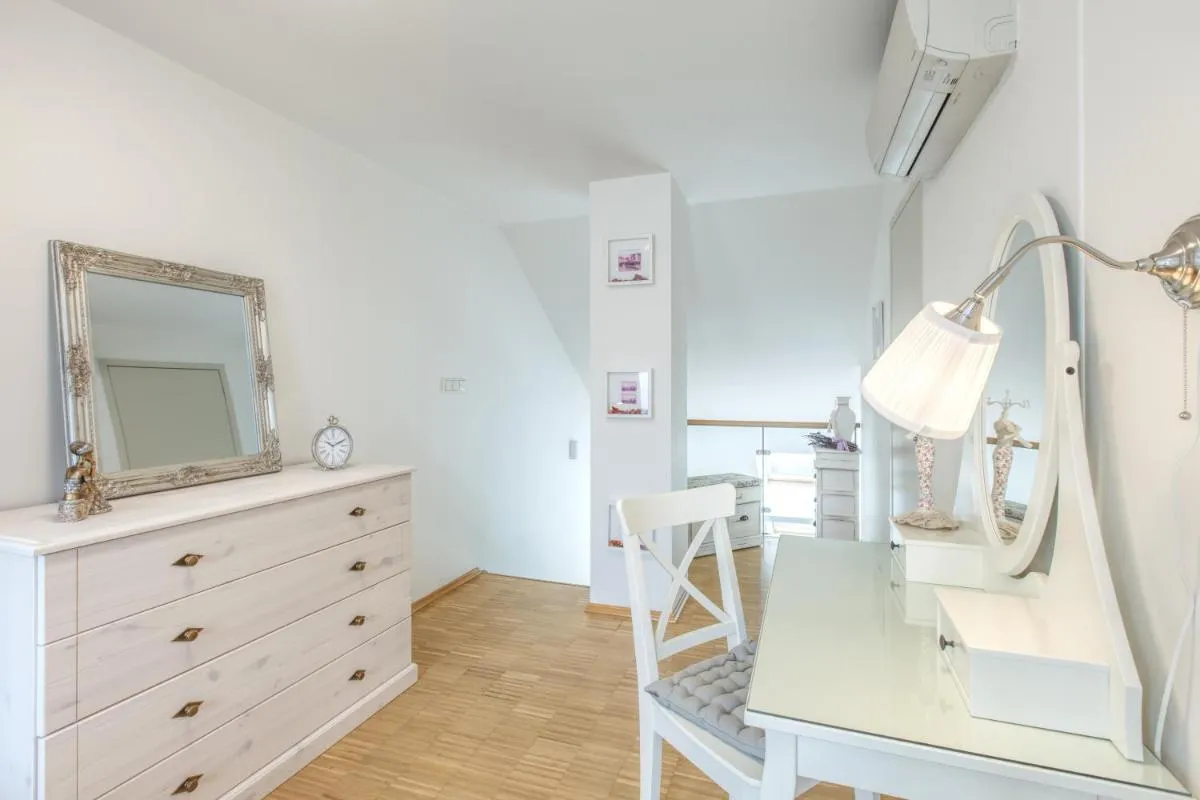 Modern Apartment Charvátova - 3