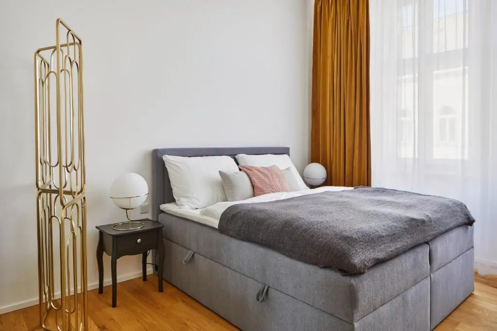 Modern & Elegant, 3 min of Wenceslas Square