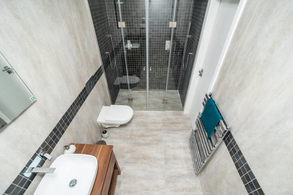 Image 6 of Old Town 1 Bedroom Oasis with AC and Double Shower