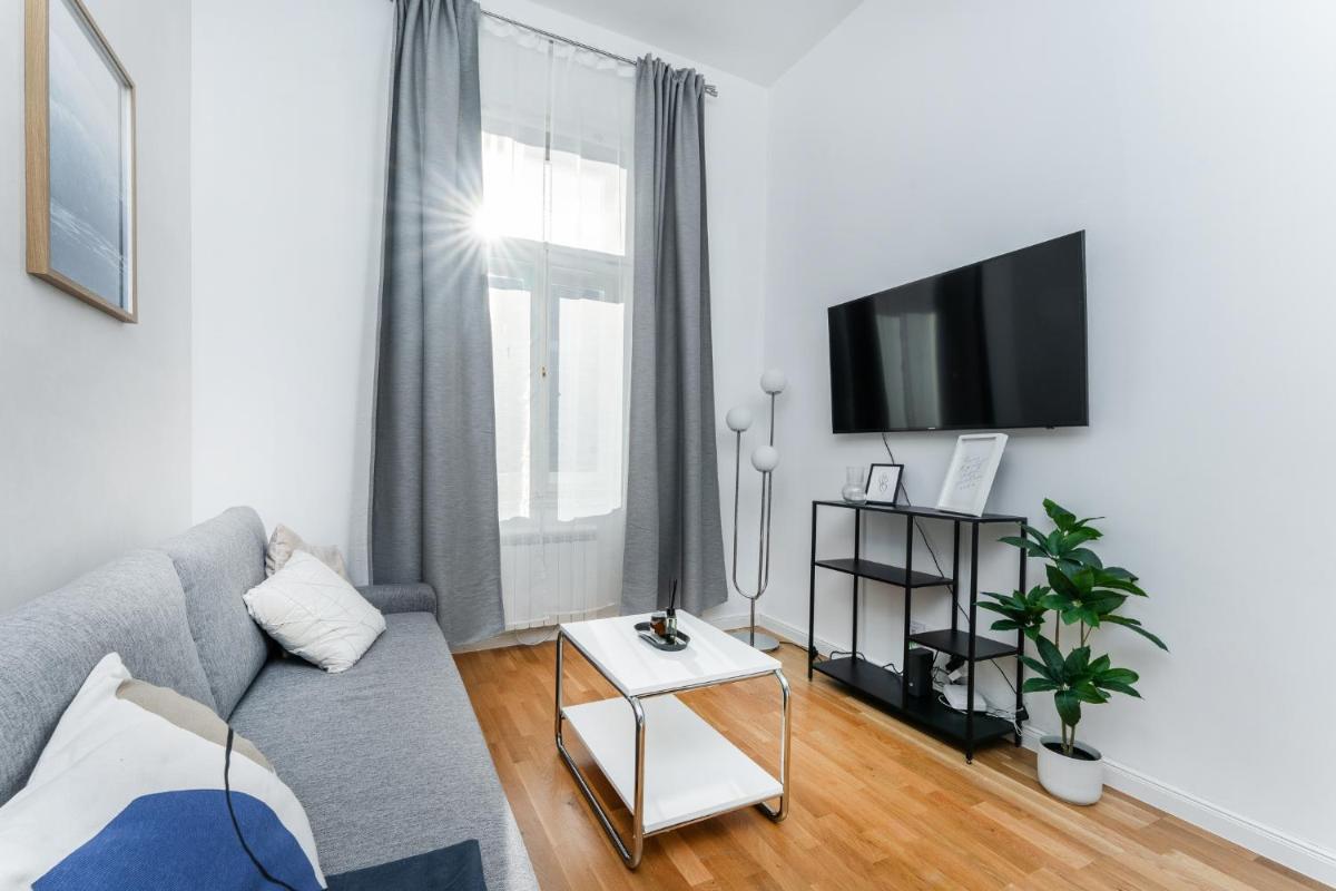 Image 4 of One Bedroom Washington Apartment by Rentero