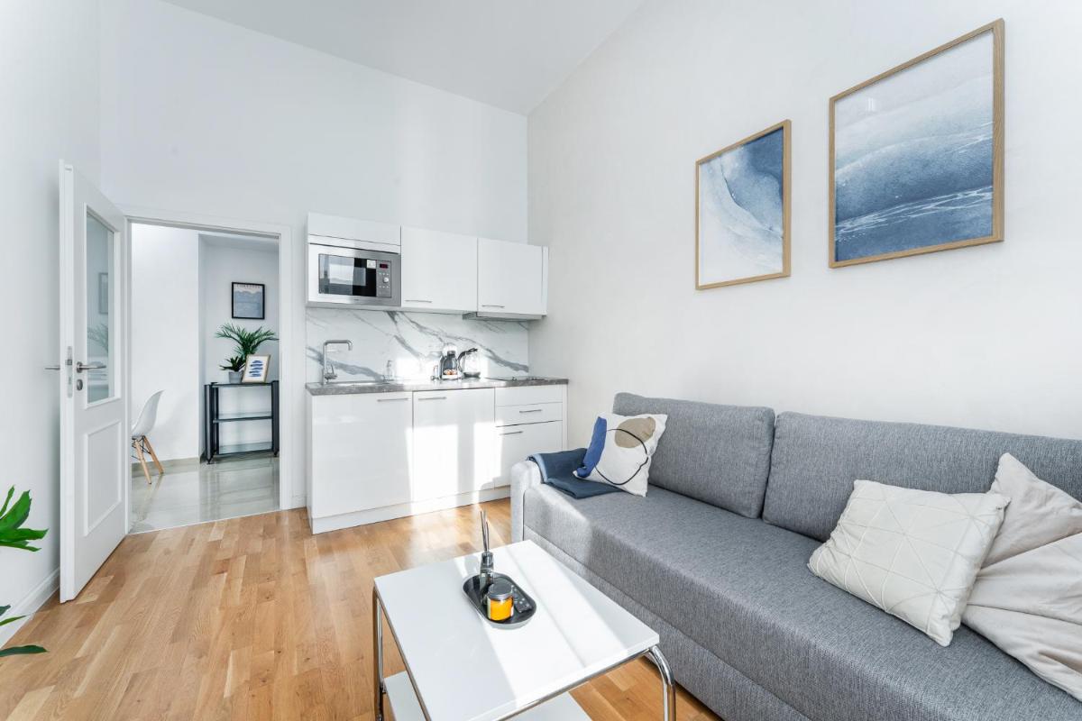 Image 3 of One Bedroom Washington Apartment by Rentero