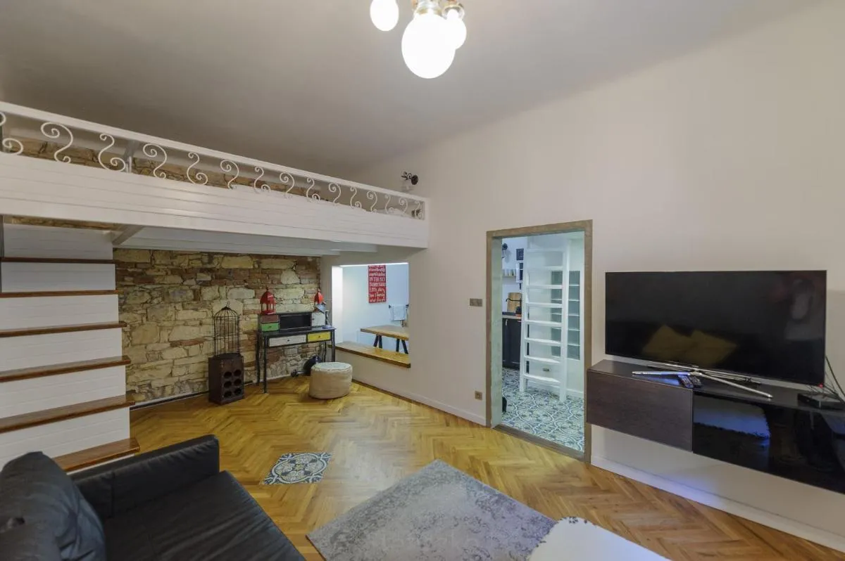 Pinkova Apartments - 3