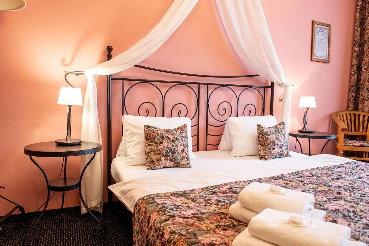 Residence Hattrick - 2