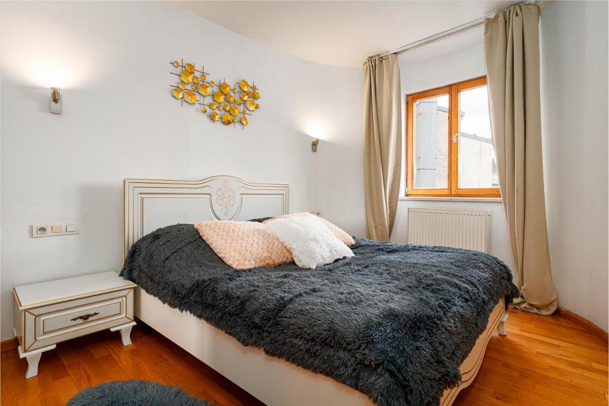 Image 6 of River Deluxe Suite