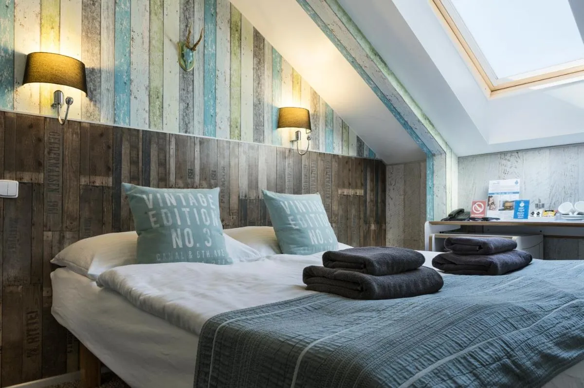 Royal Court Hotel - 3