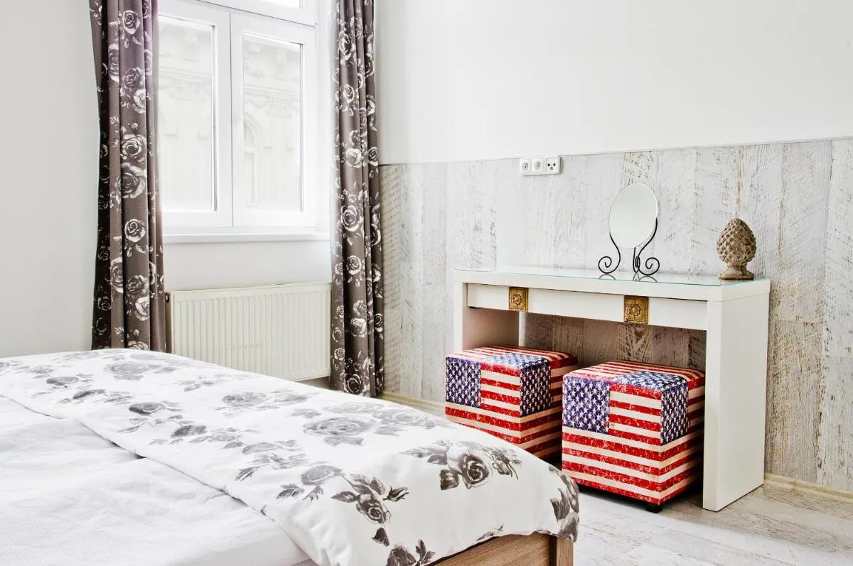 Royal Court Legerova - 2