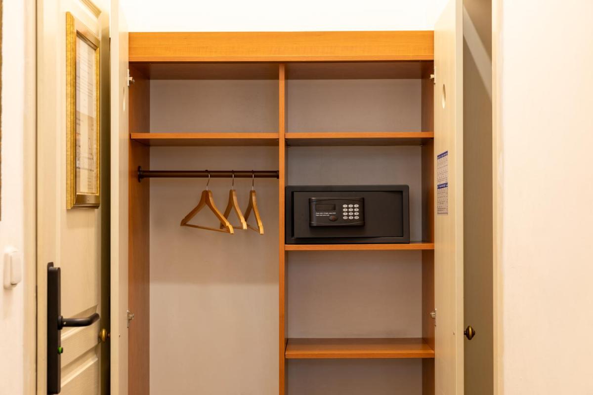 Image 4 of Sir Toby’s Midtown