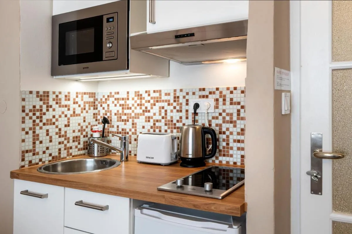 Studio Apartment – Tower Petrin - 3