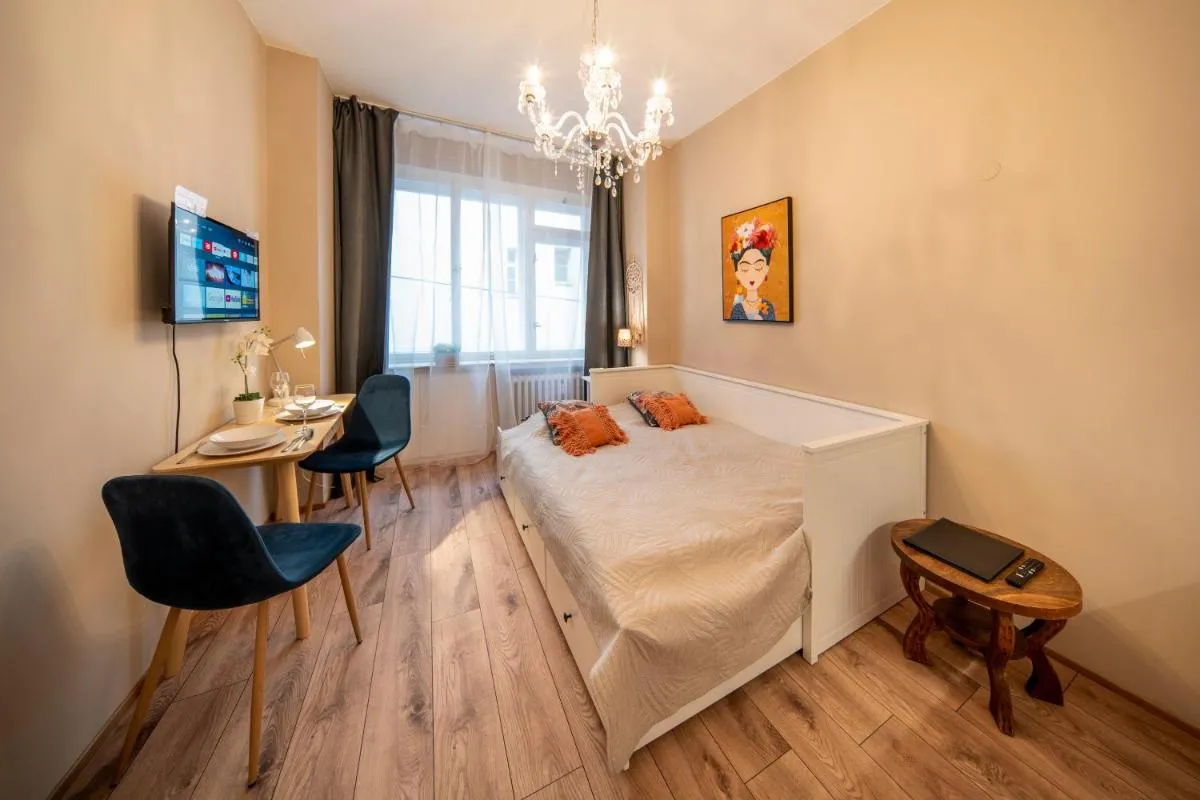 Studio Apartment – Tower Petrin - 2