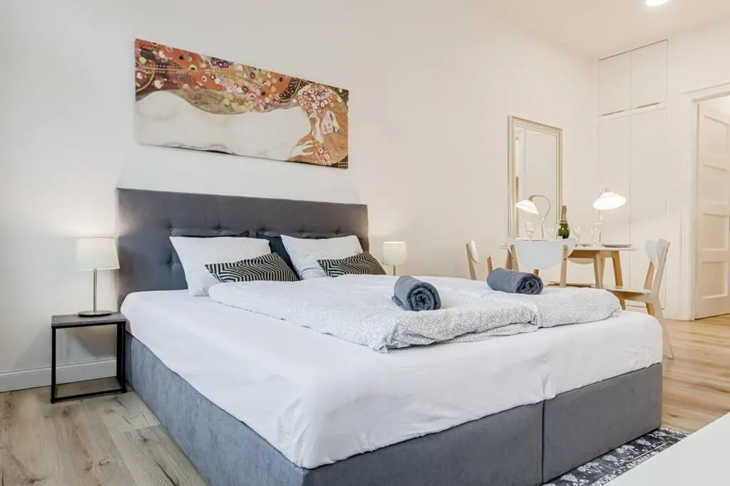 Studio Mala Strana – Prague historical center