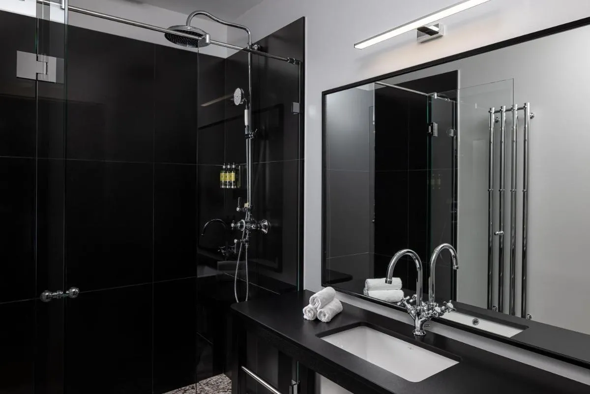 The Bridge Residence by Little King - 3