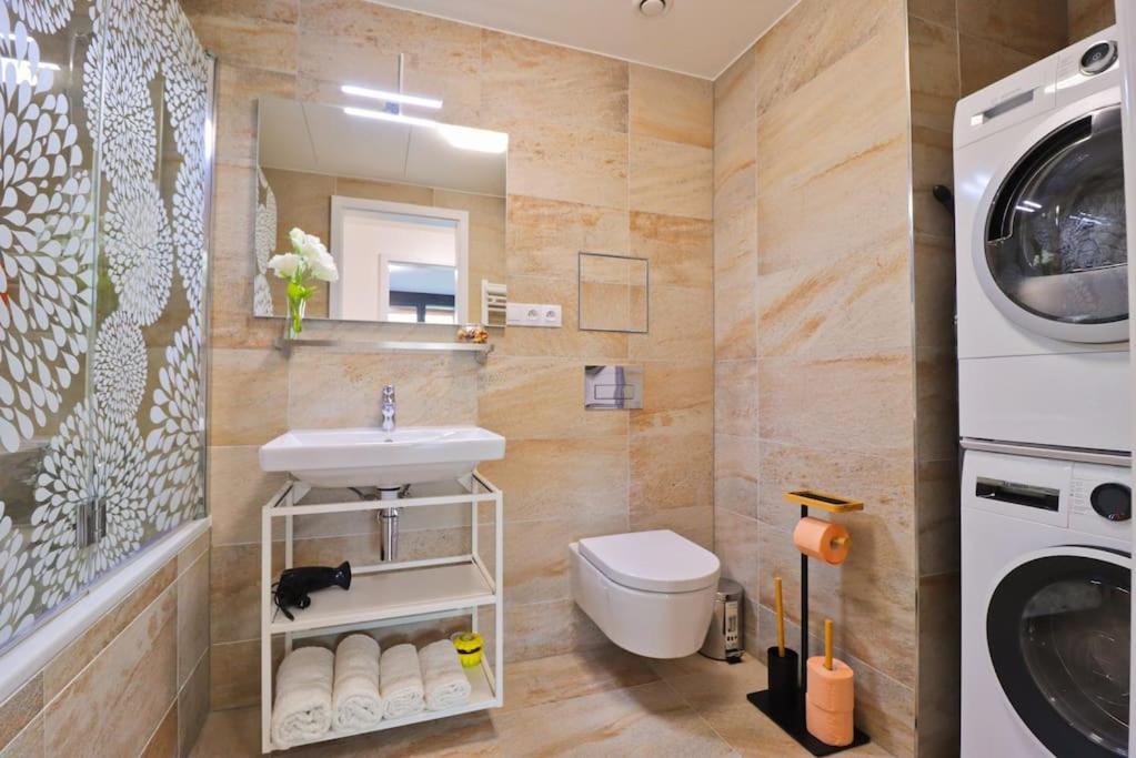 Image 2 of The Peony Apartment in Smichov, Prague 5