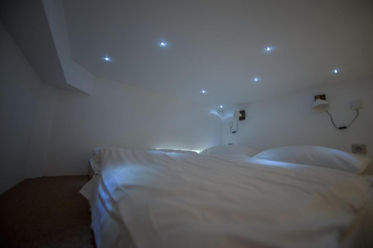 Image 6 of The Spot Apartment