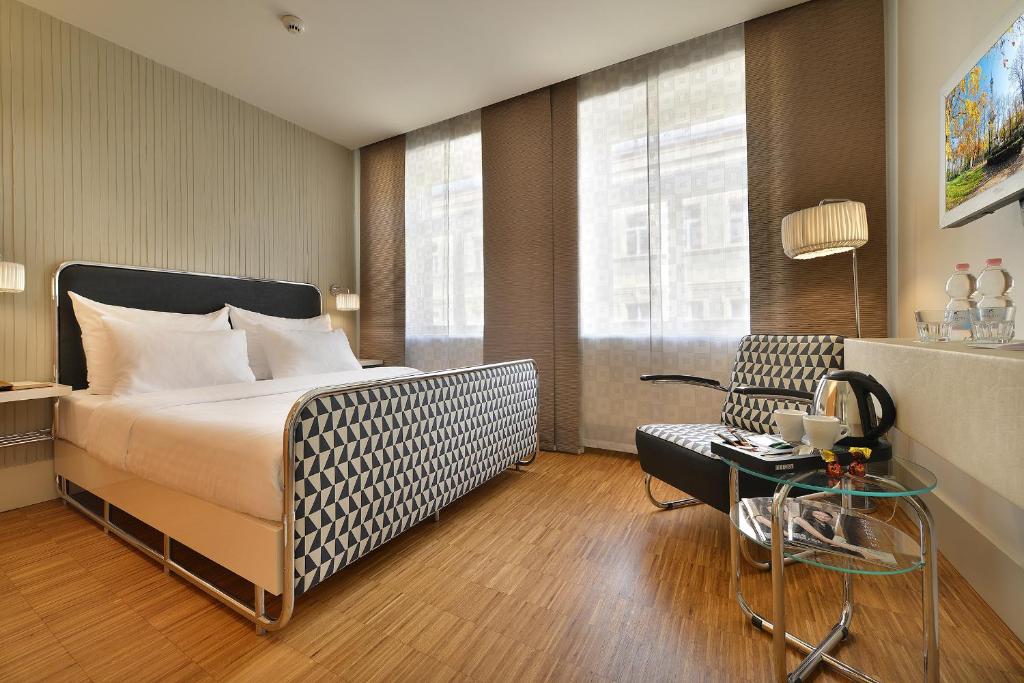 Image of Three Crowns Hotel