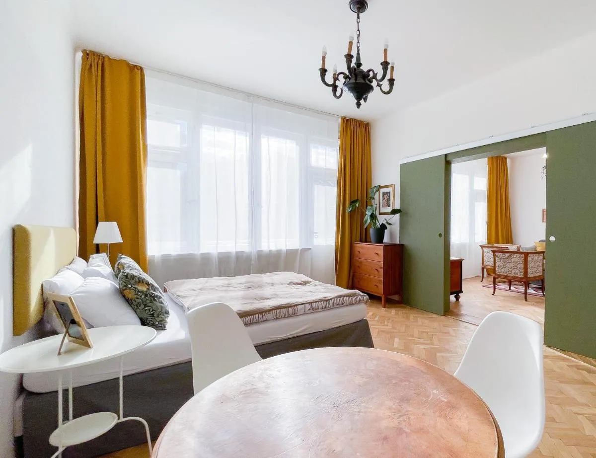 TurnKey I Vintage Terrace Apartment - 3