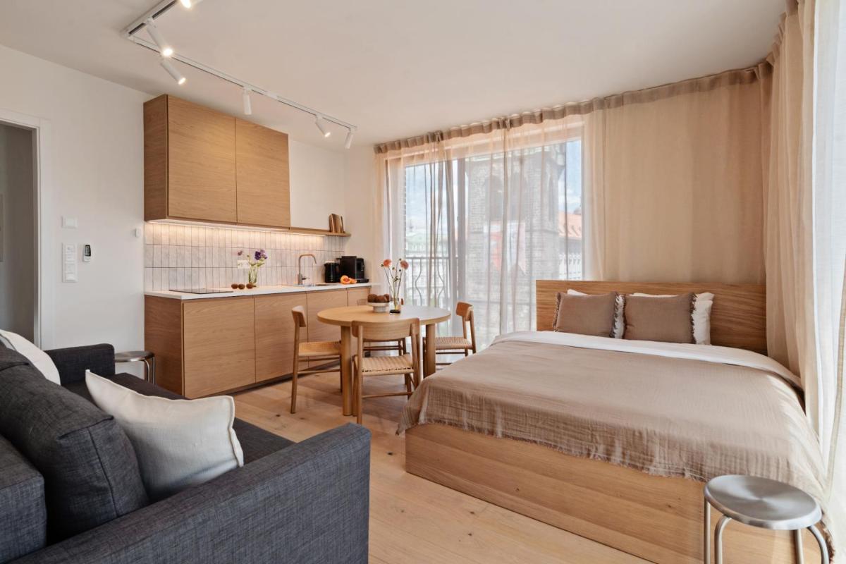 Image 6 of Turnkey I Henry’s Tower Apartments