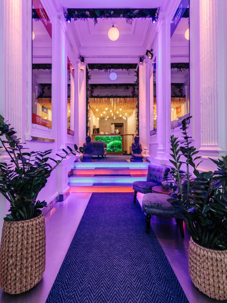 Image 3 of Wellness Hostel Central