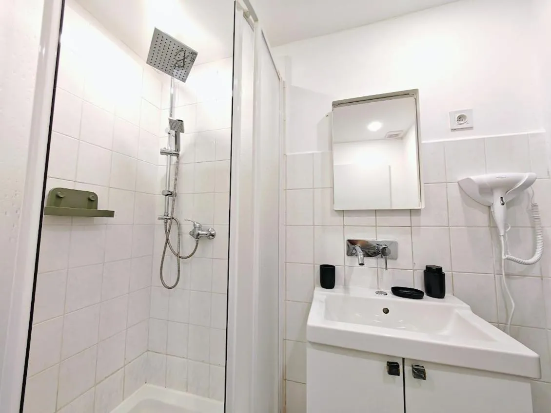 Zizkov studio -004- - 2