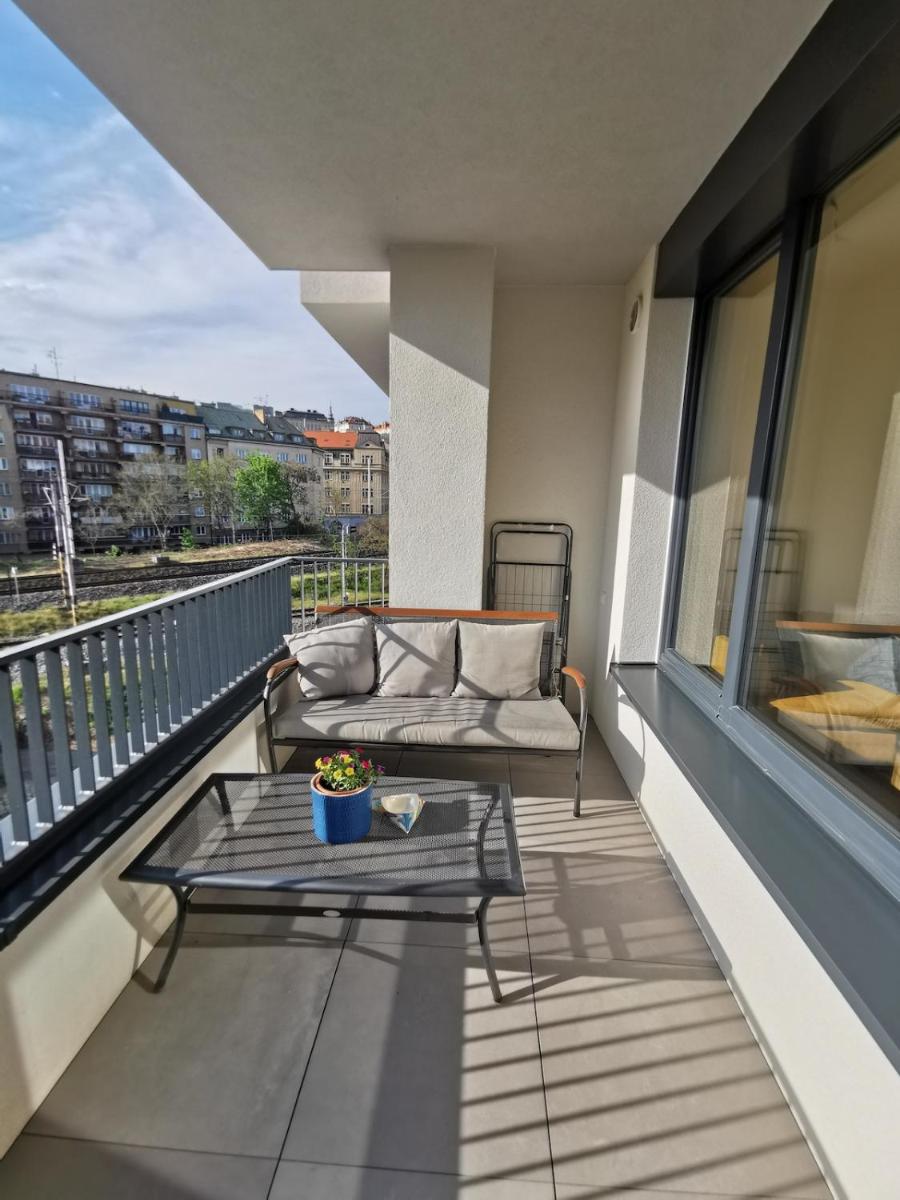Image 6 of free private Parking, central location, Nuslesky Pivovar sunset balcony home,